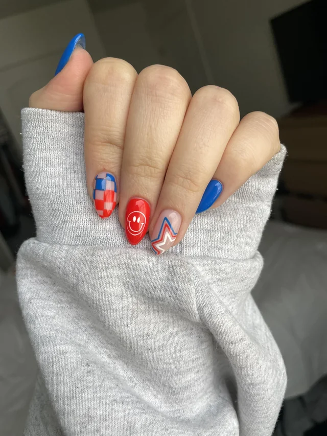 23 Cute July Nail Ideas That Are Absolutely Stunning my 4th of july nails v0 ro9m55zdsz7d1