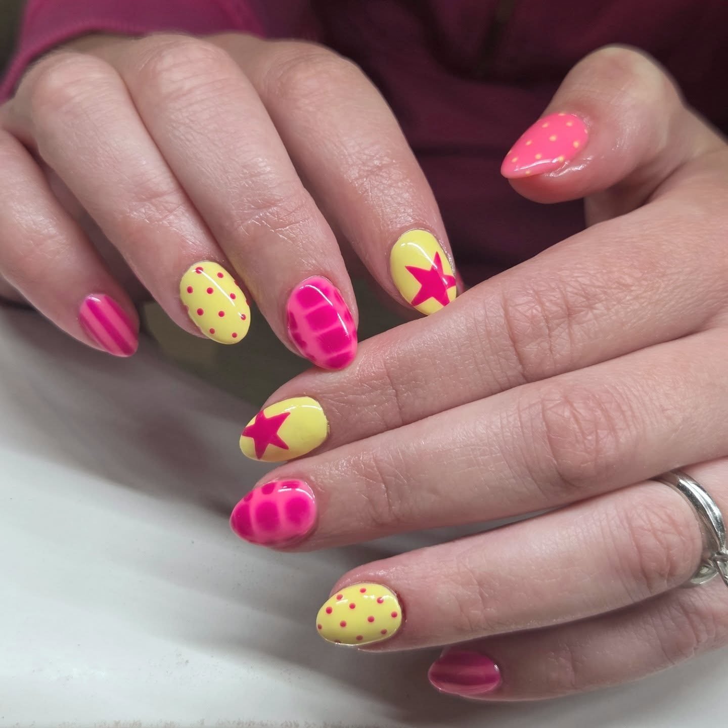 25 Summer Nails That Are Trending Right Now summer nail1 18