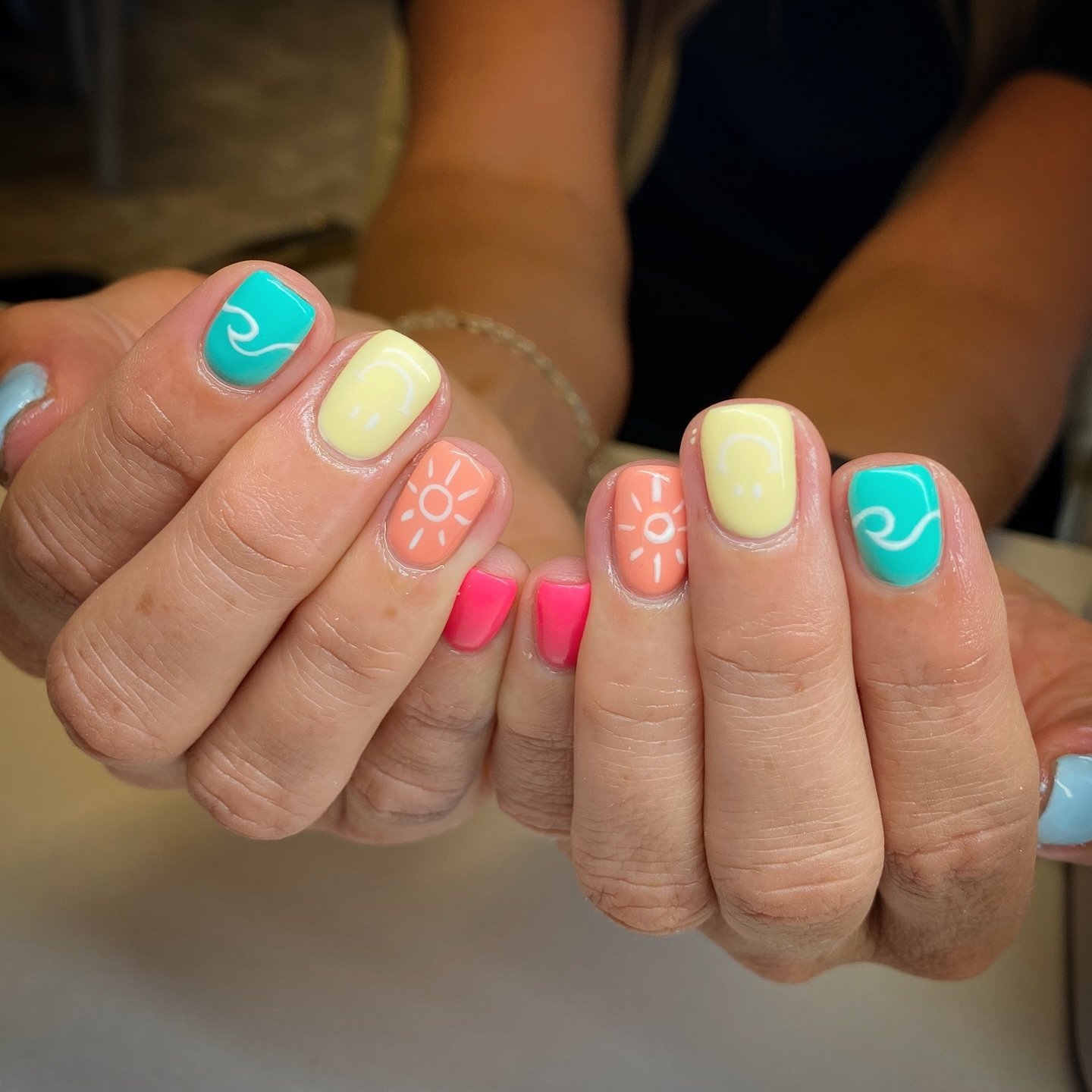 25 Summer Nails That Are Trending Right Now summer nail1 19