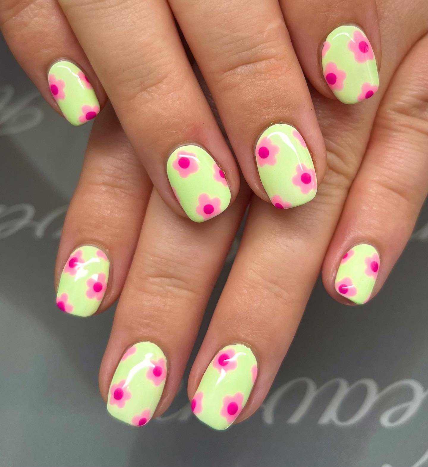 25 Summer Nails That Are Trending Right Now summer nail1 5
