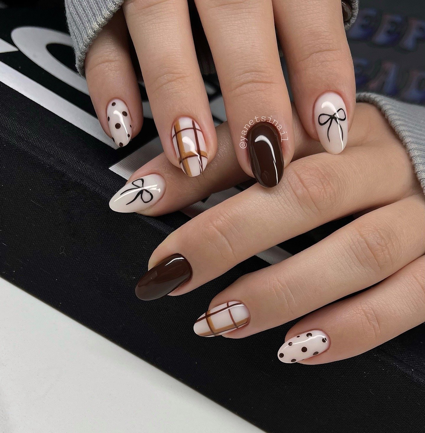 Brown Nails Are the Perfect Fall Mani—20 Gorgeous Ideas brown nail ideas 10