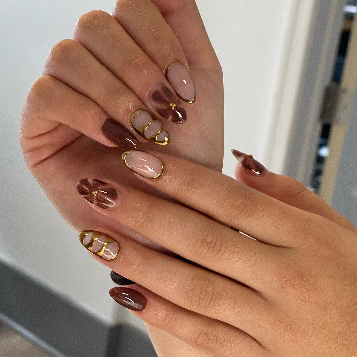 Brown Nails Are the Perfect Fall Mani—20 Gorgeous Ideas brown nail ideas 16