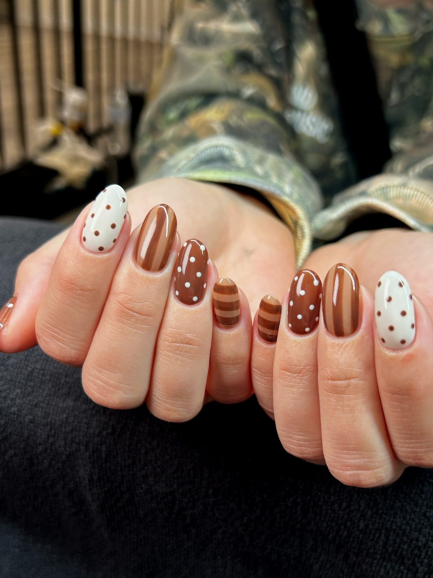Brown Nails Are the Perfect Fall Mani—20 Gorgeous Ideas brown nail ideas 17