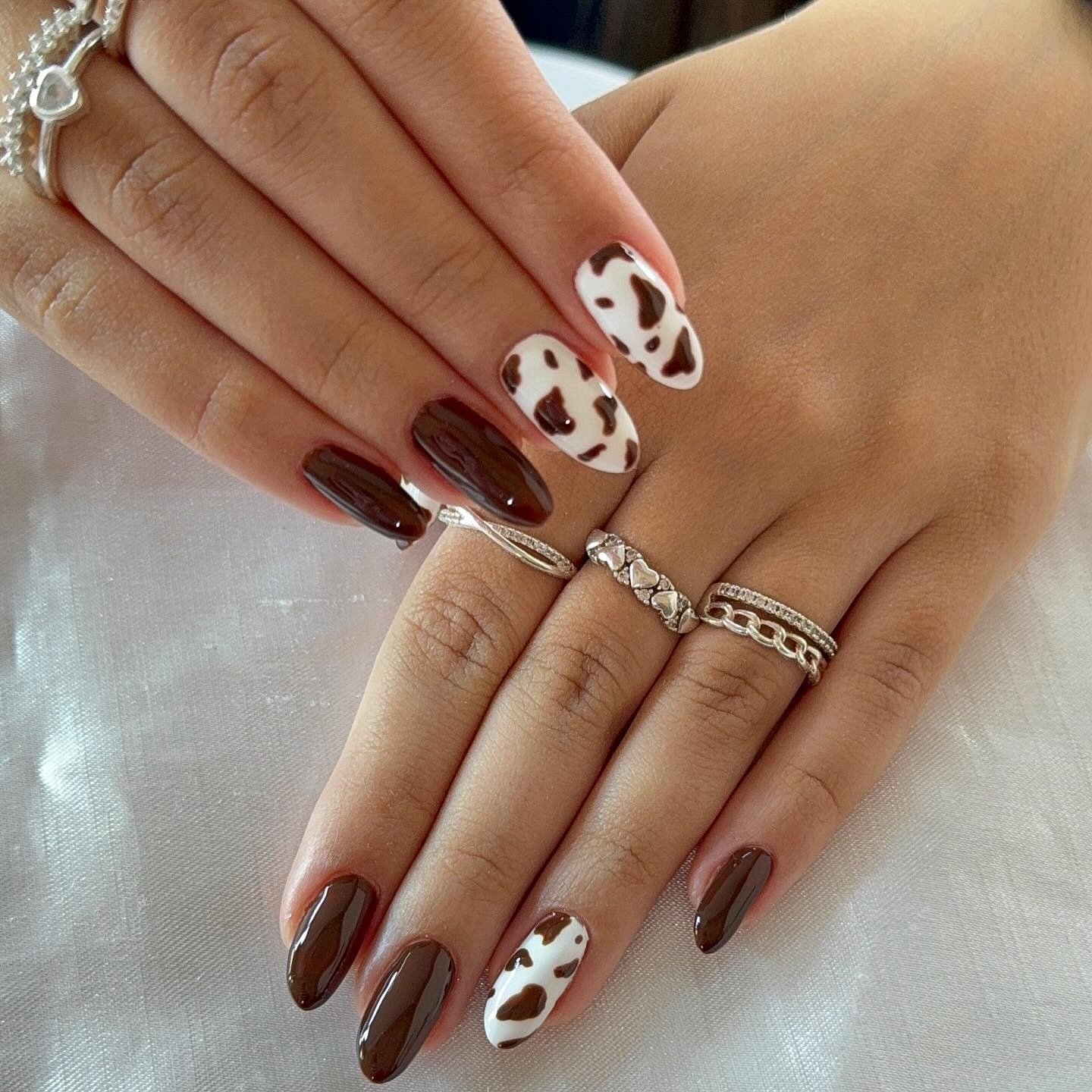 Brown Nails Are the Perfect Fall Mani—20 Gorgeous Ideas brown nail ideas 7