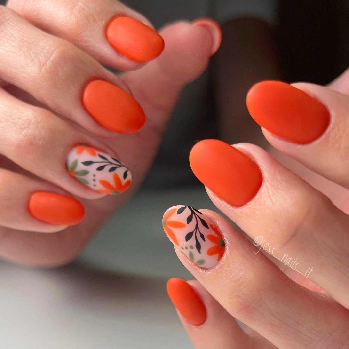 20 Orange Nails You'll Want to Copy This Year orange nail ideas 2 1 1