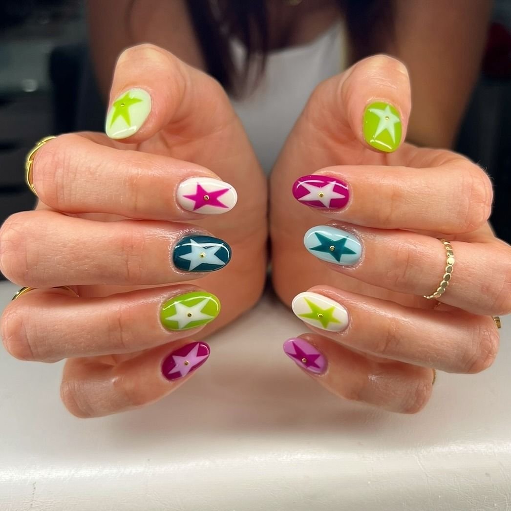 20 September Nail Colors We're Obsessing Over Right Now september nail ideas 4