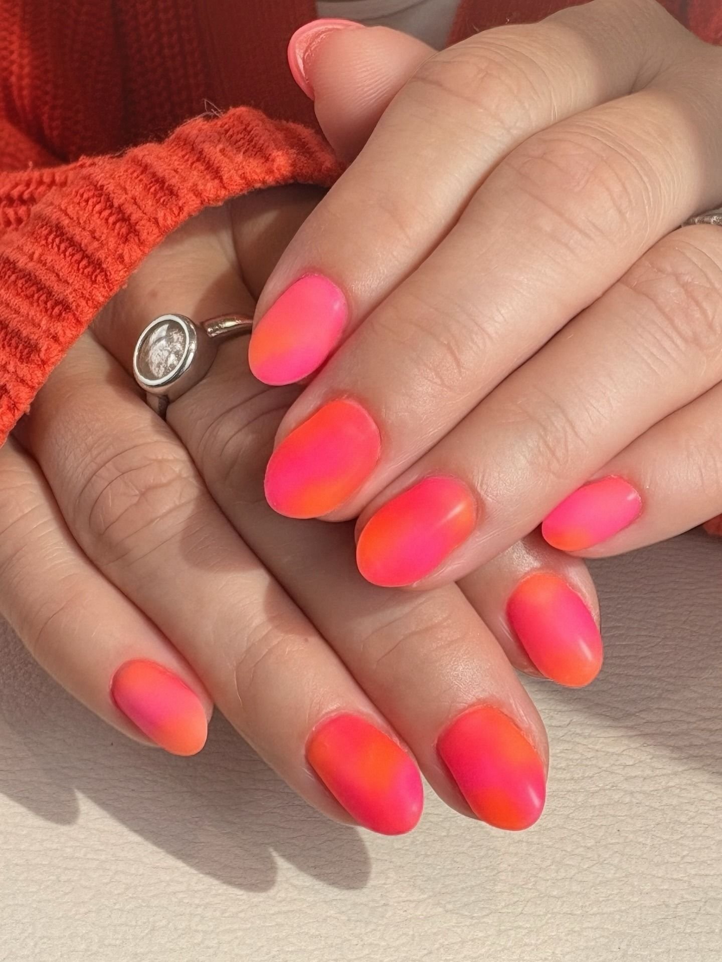 22 Sunset Nail Ideas: Best Designs, Colors and Trends to Try sunset nail ideas 13