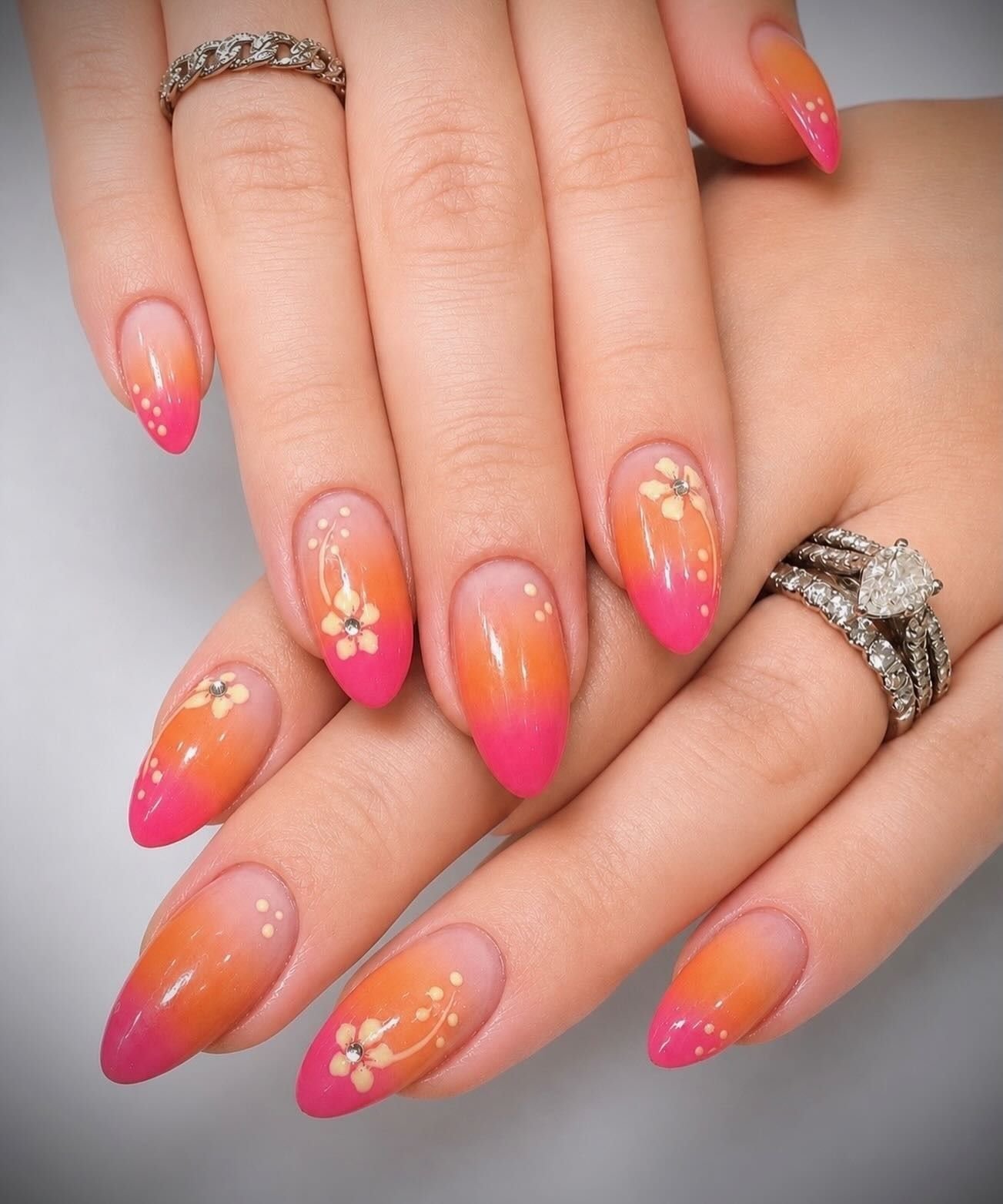 22 Sunset Nail Ideas: Best Designs, Colors and Trends to Try sunset nail ideas 17