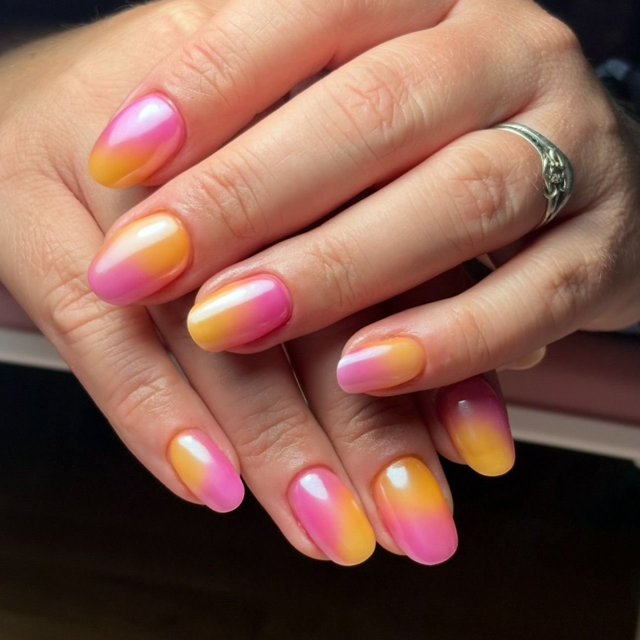 22 Sunset Nail Ideas: Best Designs, Colors and Trends to Try sunset nail ideas 3