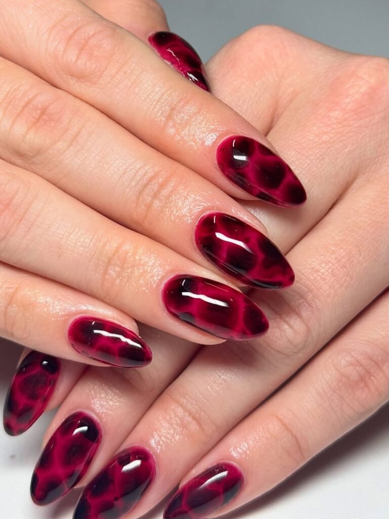 22 Tortoise Shell Nails Perfect for Autumn 2026 tortoise shell nail ideas 1 4