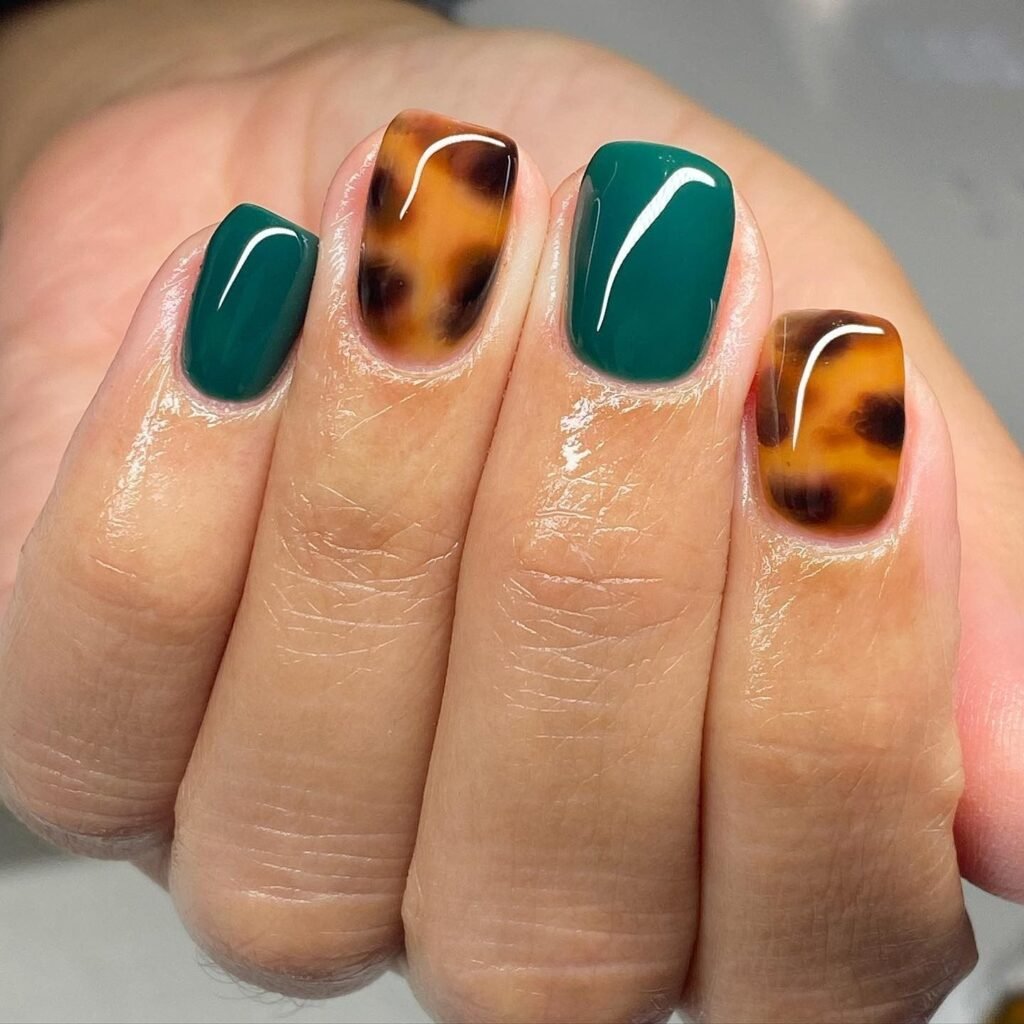22 Tortoise Shell Nails Perfect for Autumn 2026 tortoise shell nail ideas 1 7