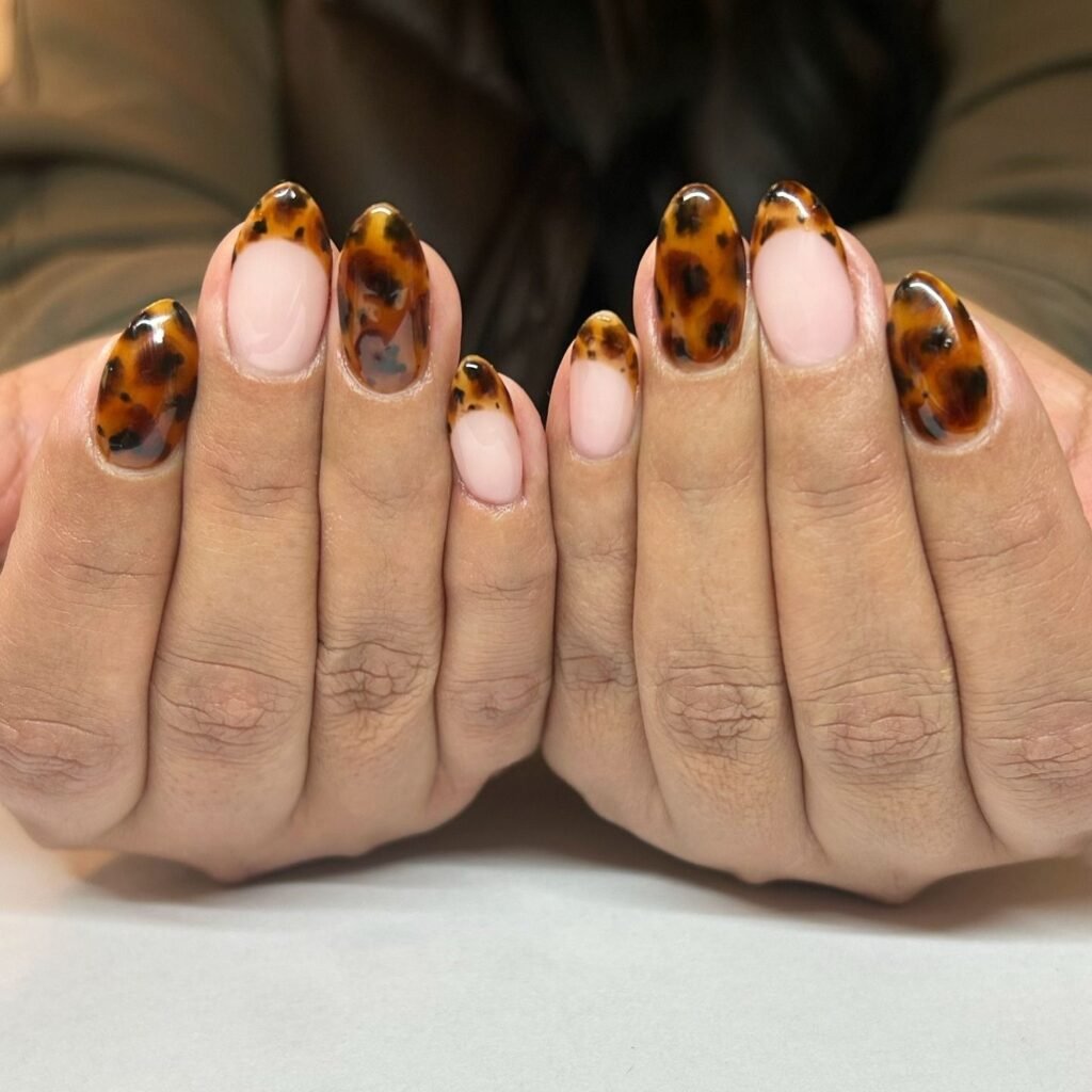 22 Tortoise Shell Nails Perfect for Autumn 2026 tortoise shell nail ideas 23 2