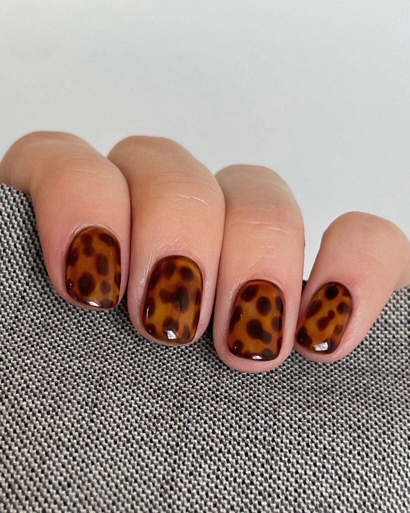 22 Tortoise Shell Nails Perfect for Autumn 2026 tortoise shell nail ideas 23 3