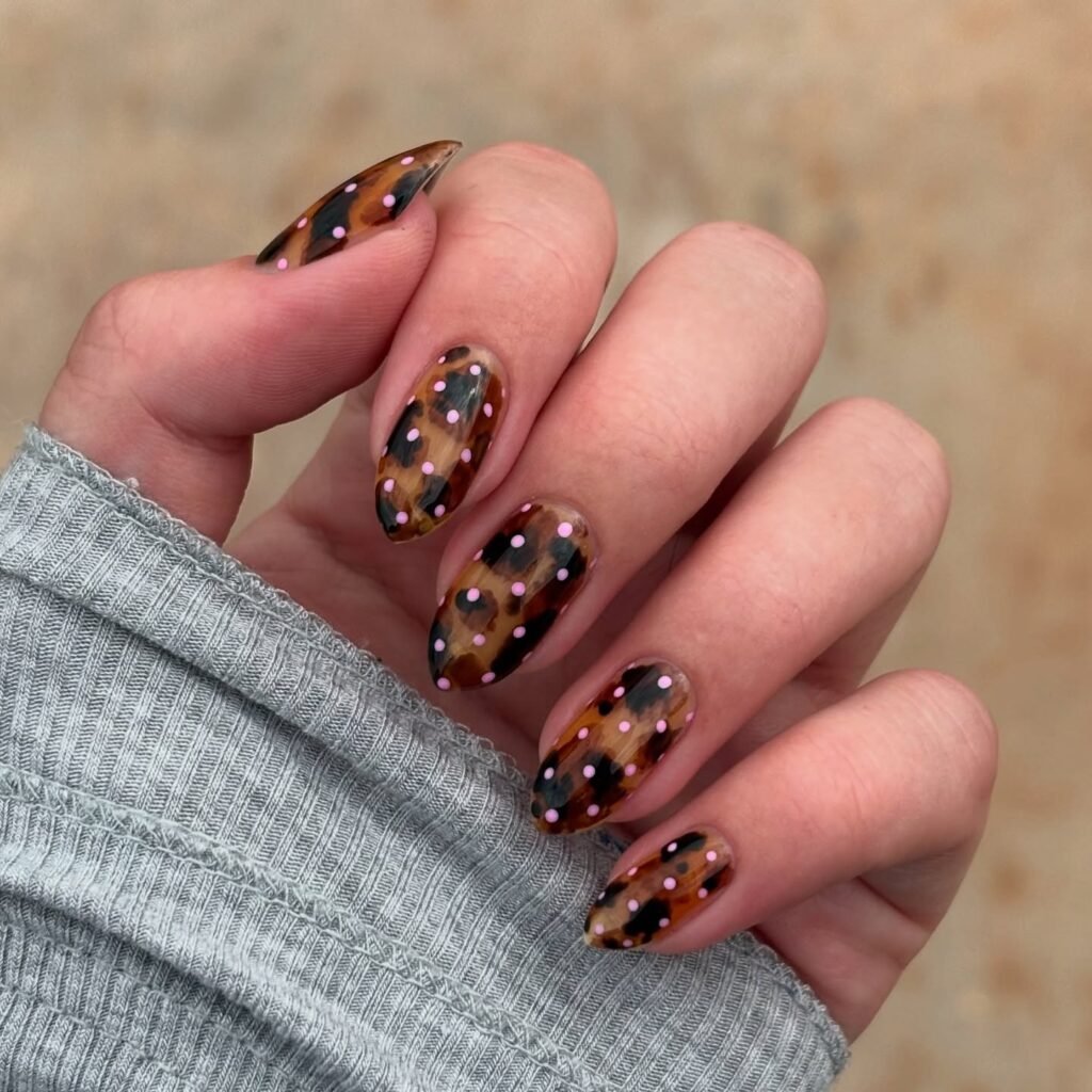 22 Tortoise Shell Nails Perfect for Autumn 2026 tortoise shell nails (1)