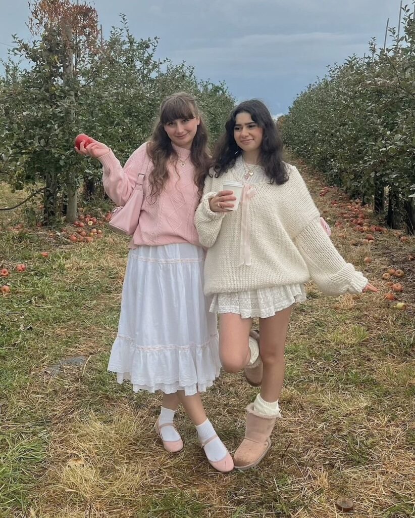 22 Apple Picking Outfits for Women to Try This Fall image
