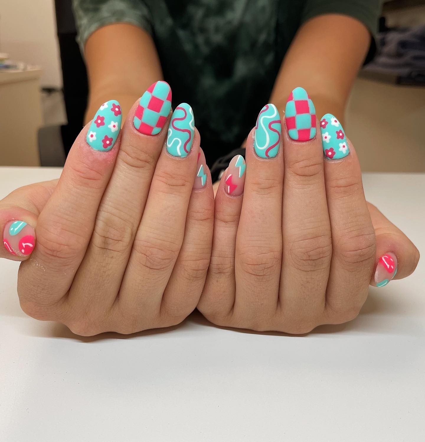24 August Nails Ideas: Cute and Fresh Summer Looks to Try imageye august nails 2