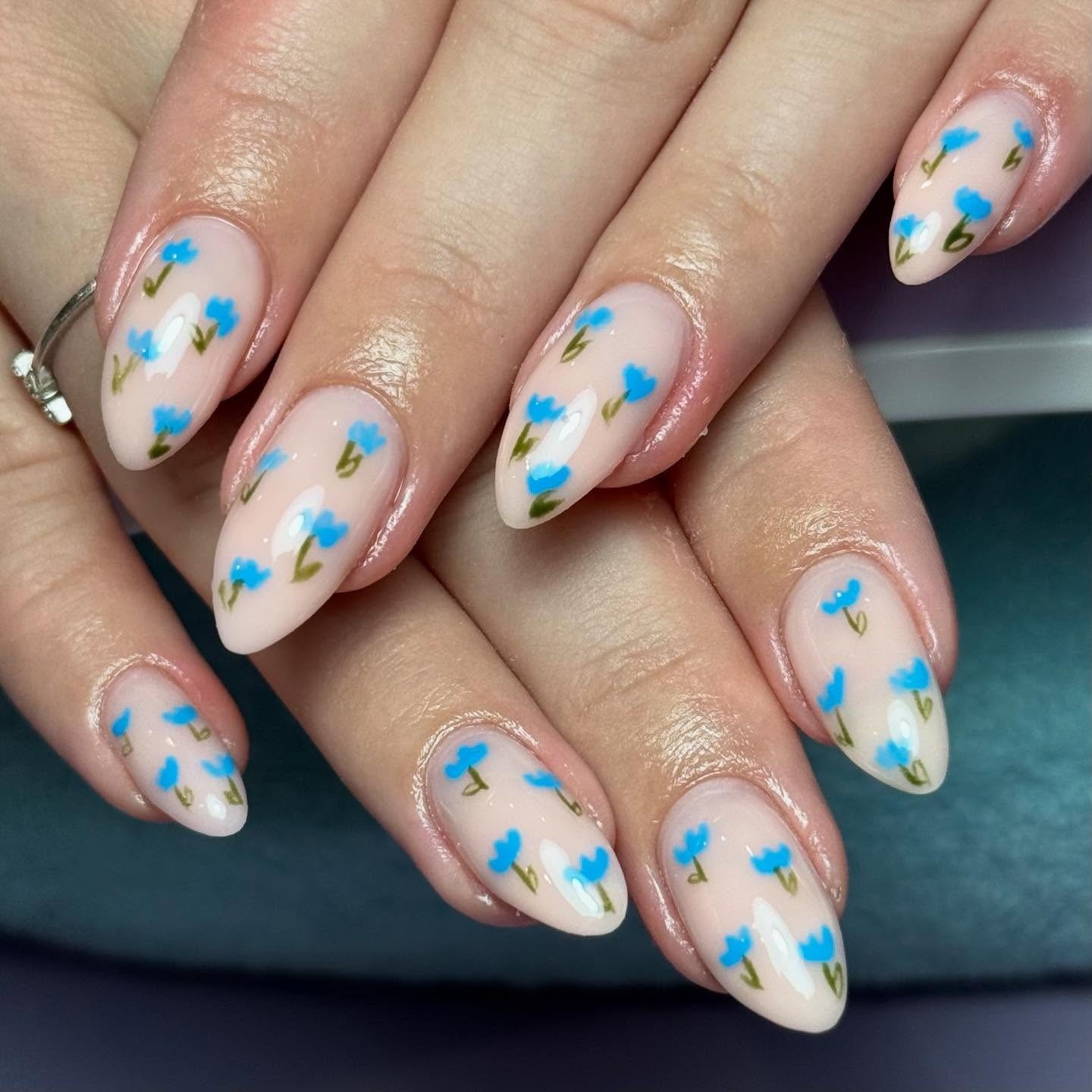 24 August Nails Ideas: Cute and Fresh Summer Looks to Try imageye august nails 3