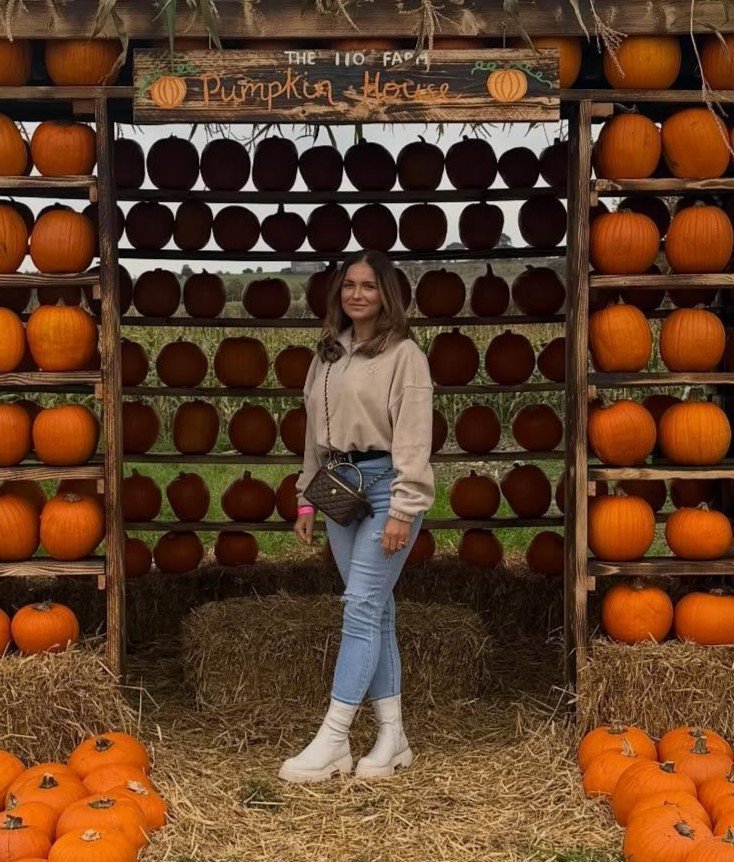 23 Pumpkin Patch Outfits for Women: Easy and Stylish Fall Looks imageye pumpkin patch outfits for women 22