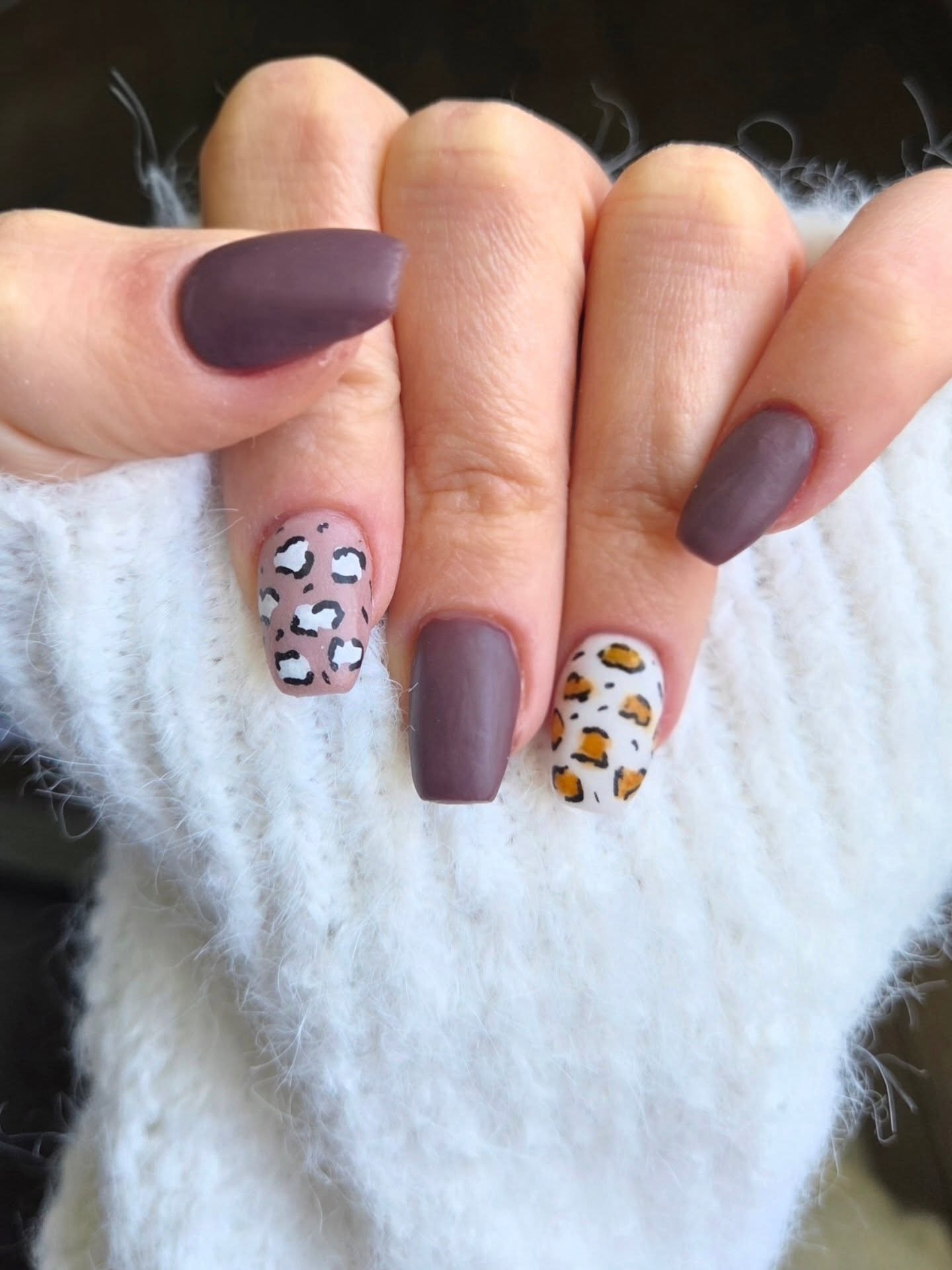 17 Fall Matte Nails Everyone Will Be Saving This Autumn fall matte nails 1