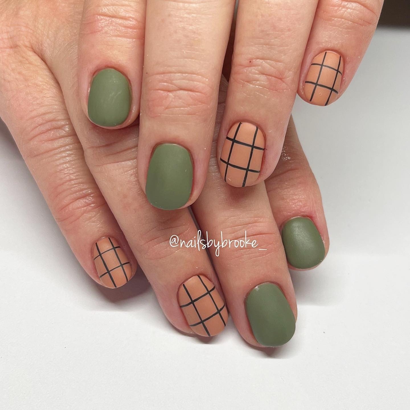 17 Fall Matte Nails Everyone Will Be Saving This Autumn fall matte nails 11