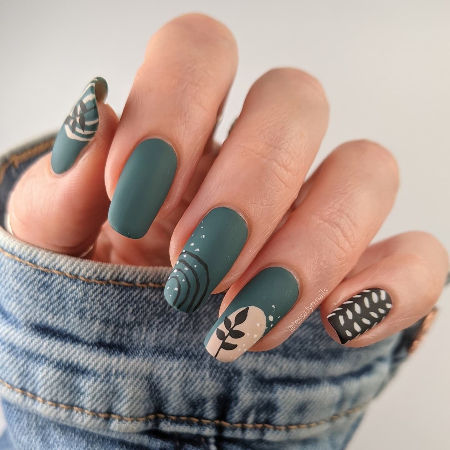 17 Fall Matte Nails Everyone Will Be Saving This Autumn fall matte nails 6