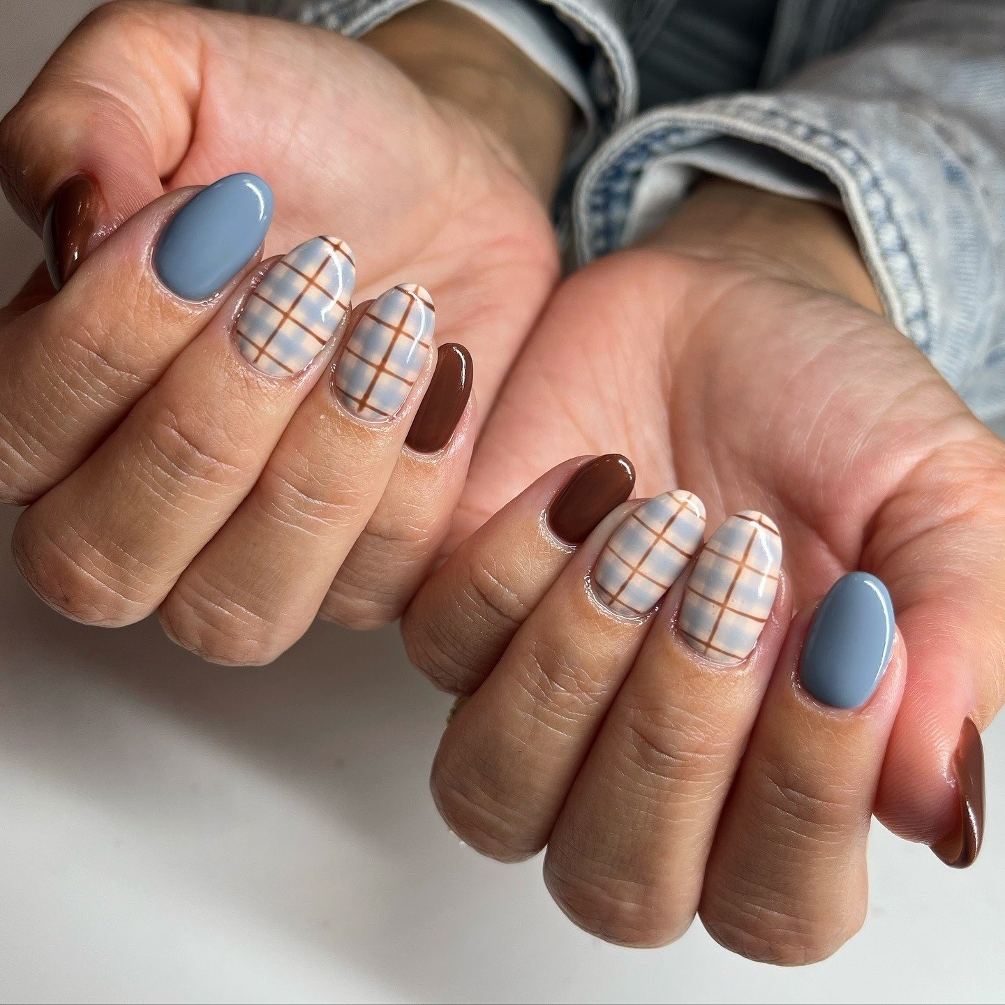 17 Plaid Nails That Make Cozy Season Even Better plaid nails 13